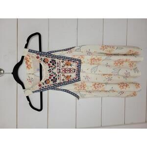 Jolt XL cream with embroidered flowers & beading tank top